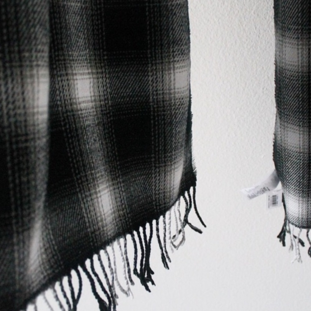 NWT Old Navy Plaid Flannel Scarf  L216 - 228 - Picture 2 of 5
